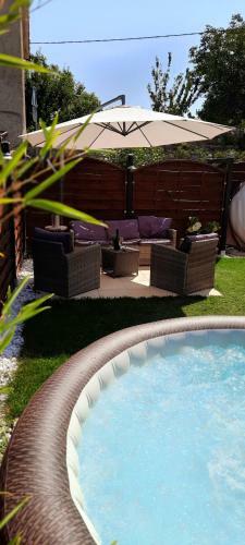 Apartment Guesthouse Nostalgia With Jacuzzi, Solar Shower And Bbq