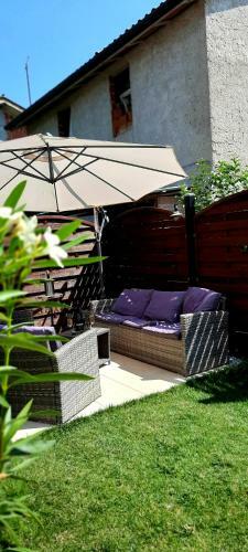 Apartment Guesthouse Nostalgia With Jacuzzi, Solar Shower And Bbq
