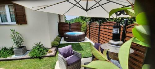 Apartment Guesthouse Nostalgia With Jacuzzi, Solar Shower And Bbq