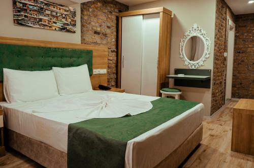 Hasun? Ta? Hotel