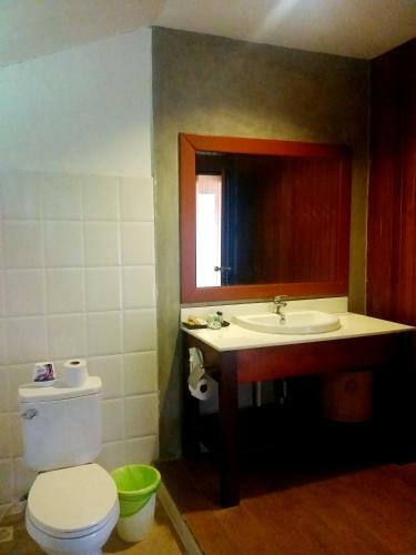 Hotel Thanya Beach Resort