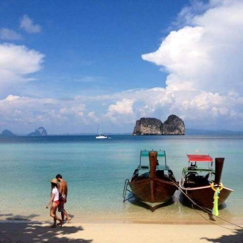 Hotel Thanya Beach Resort