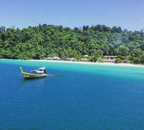 Hotel Thanya Beach Resort
