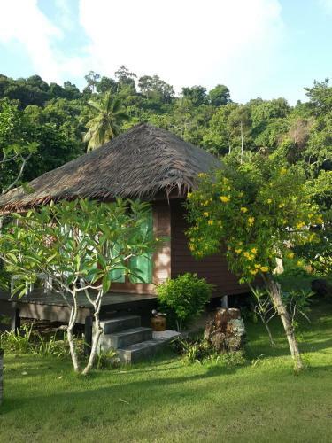 Hotel Thanya Beach Resort