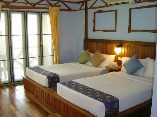 Hotel Koh Ngai Resort