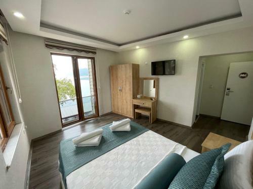 Kroisos Lake Resort Hotel