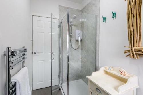 Immaculate House - Close To Bvh - Tower View