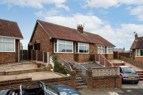 Immaculate House - Close To Bvh - Tower View