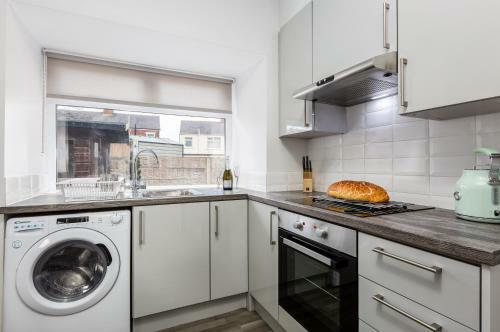 Immaculate House - Close To Bvh - Tower View