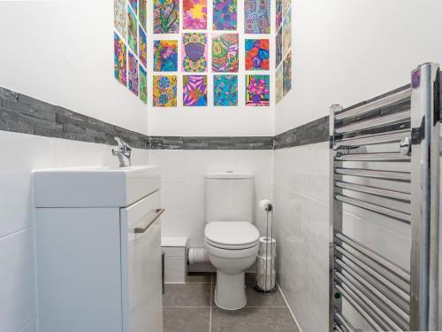 Pass The Keys Lovely Centrally Located Apartment In Westbourne