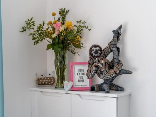 Pass The Keys Lovely Centrally Located Apartment In Westbourne