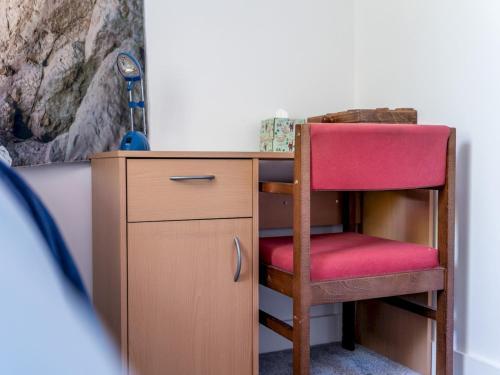 Pass The Keys Lovely Centrally Located Apartment In Westbourne
