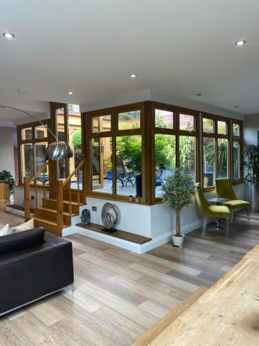 Windsor Luxury Hotel Apartment