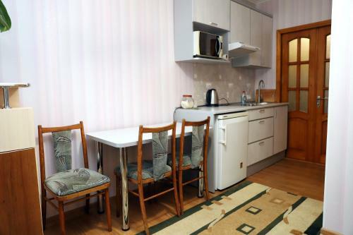 Apartment In Old Town On Zarvanska Street
