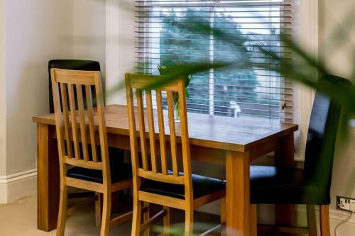 Spacious 2 Bedroom Apartment In Westbourne