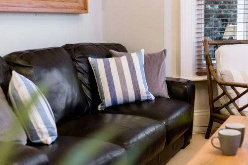 Spacious 2 Bedroom Apartment In Westbourne