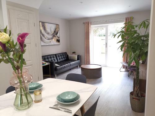 Bournemouth Cottage 6mins From Beach, Free Parking
