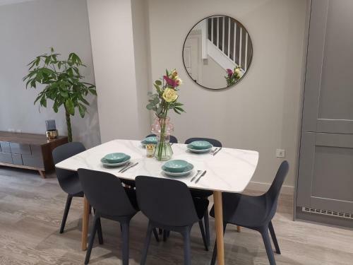 Bournemouth Cottage 6mins From Beach, Free Parking