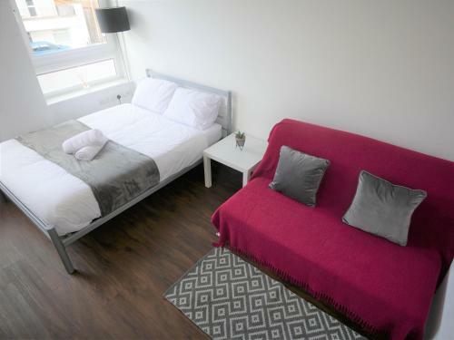 Hill House Holiday Apartments