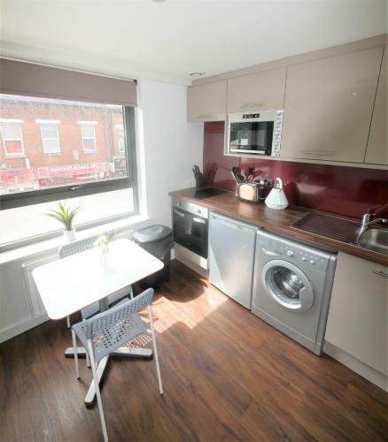 Hill House Holiday Apartments