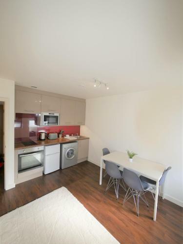 Hill House Holiday Apartments