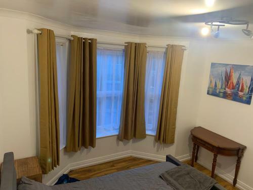 Fantastic Villa Bournemouth - Spa, Parking, Garden