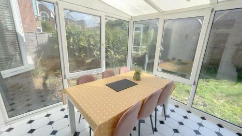 Apartamento Town Centre/bic/beach - Pet Friendly With Garden & Parking