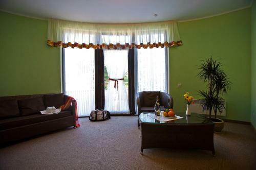 Elizium Park Hotel