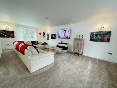 Stunning 5 Bed Seaside House - Sleeps 12