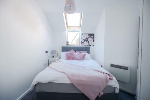 Spacious 2 Bed Apartment 800 Metres From The Beach