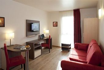 Aparthotel 1ere Avenue Val Senart