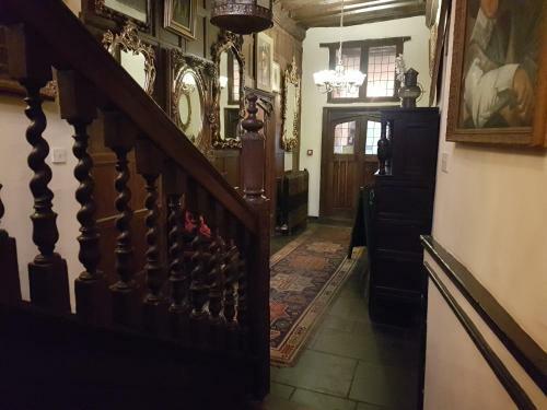 Hostal Churston Court Hotel