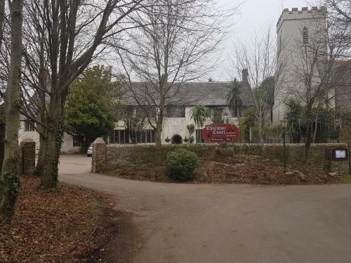 Hostal Churston Court Hotel