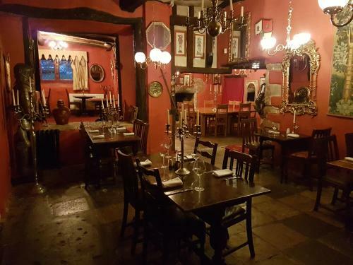 Hostal Churston Court Hotel