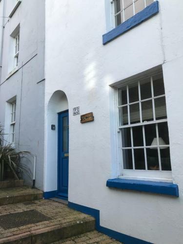 Saltys Cottage - 2 Min Walk To The Harbour With Parking