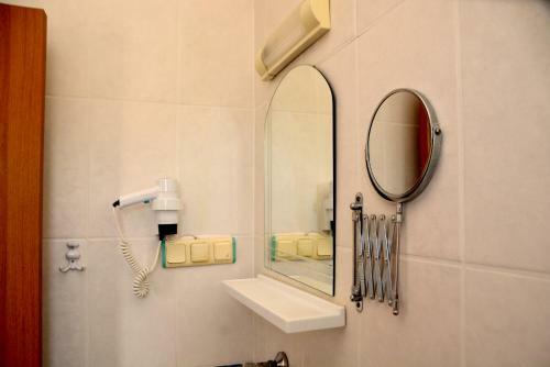 Cennet Hotel