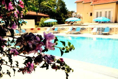 Cennet Hotel