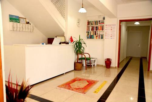 Cennet Hotel