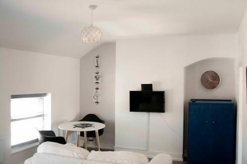 Chandos Apartments
