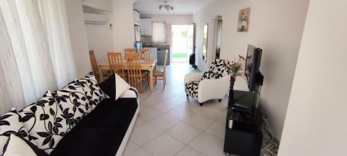 Calis Beach Apartments