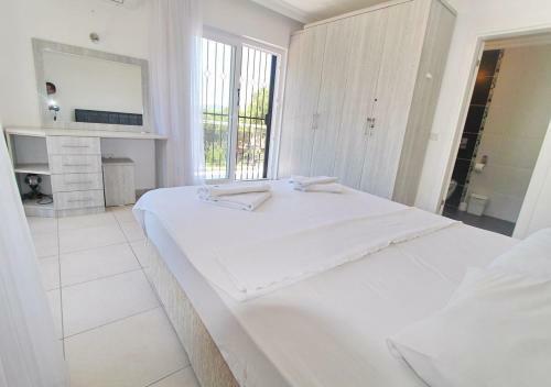 Demie Villa