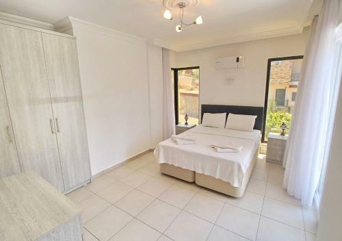 Demie Villa