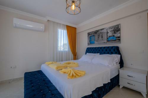 �zel Havuzlu Villa