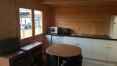 Cameron Court Cabin