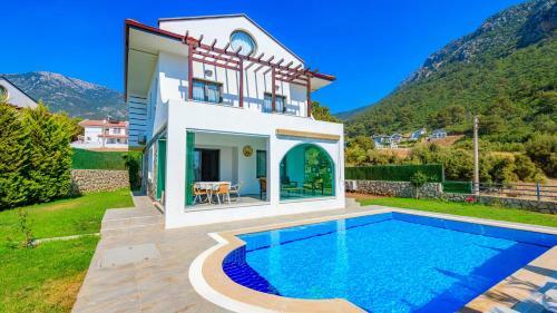 Amore 2 - 4 Bedroom Villa In Hisaronu