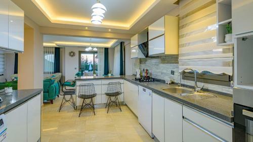 Amore 2 - 4 Bedroom Villa In Hisaronu