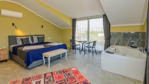 Villa S�?�t 3 - 4 Bedroom With Jacuzzi In Fethiye