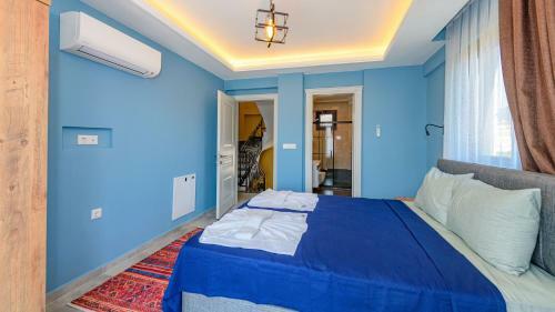 Villa S�?�t 3 - 4 Bedroom With Jacuzzi In Fethiye