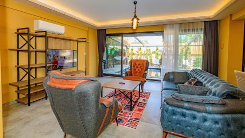 Villa S�?�t 3 - 4 Bedroom With Jacuzzi In Fethiye