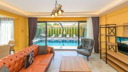 Villa S�?�t 3 - 4 Bedroom With Jacuzzi In Fethiye